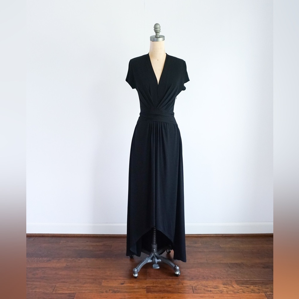 Michael Kors Black Stretchy Dress with a Tie Waist - size 8